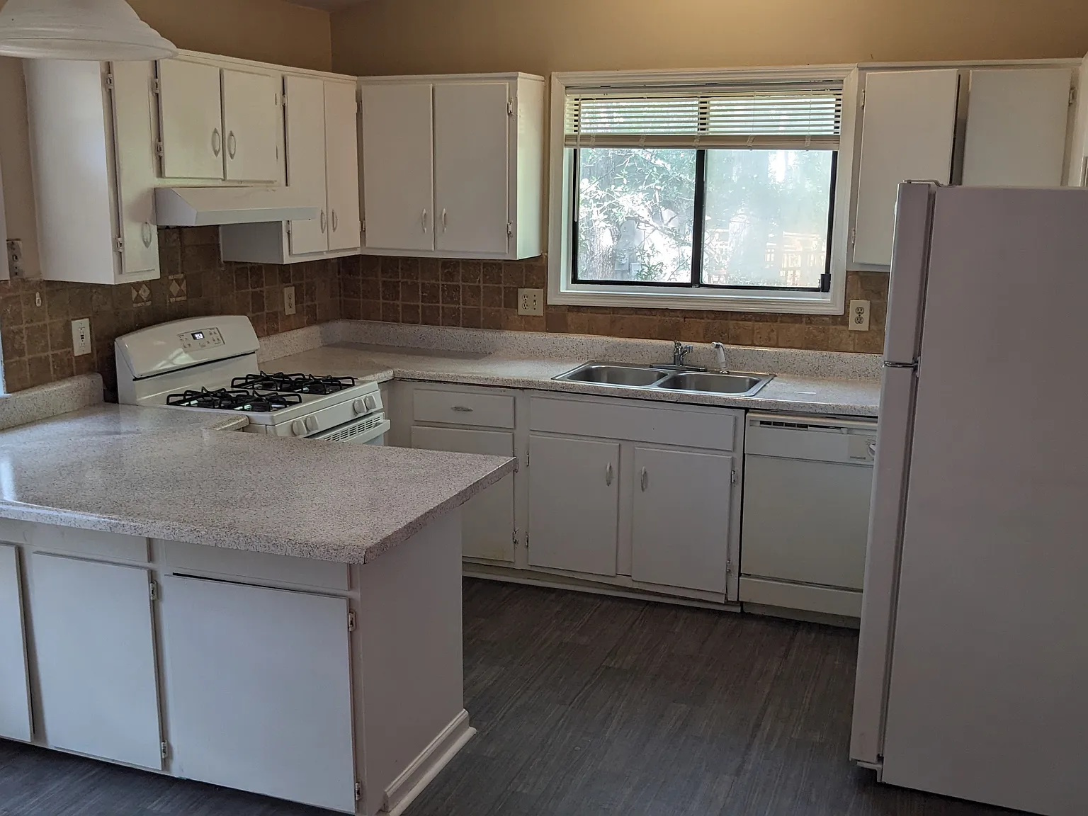 3 bed, 1540 sqft, $1,775 — Photo 2