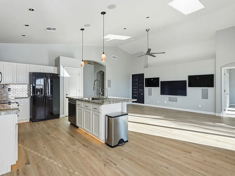 16404 S 46th Way — Photo 16