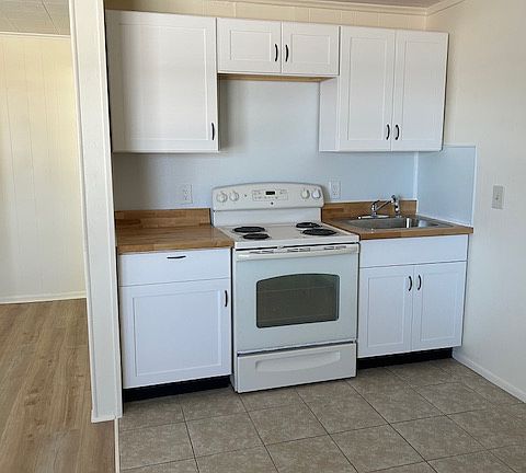 3rd image of 4800 NE Blue Heron Ln APT 6
