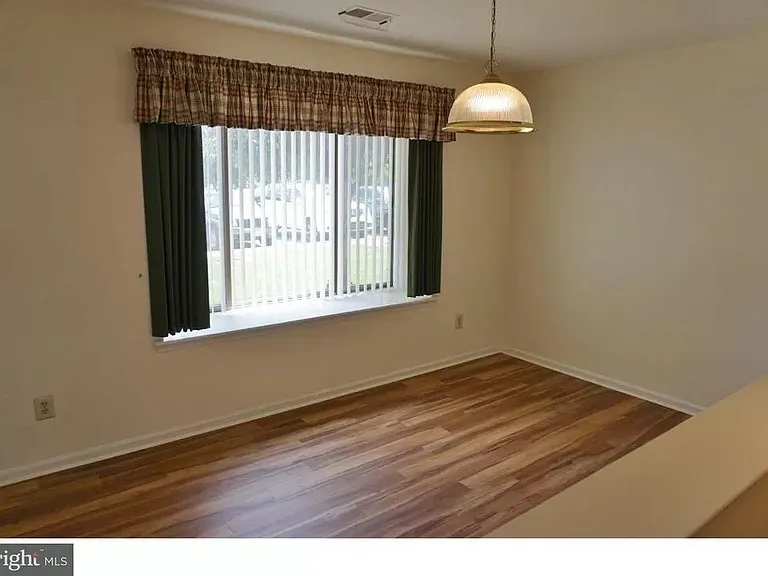 206 S Snowdon Ct — Photo 4