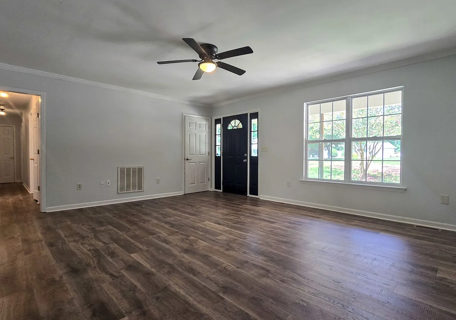 5607 Whispering Pines Drive — Photo 3