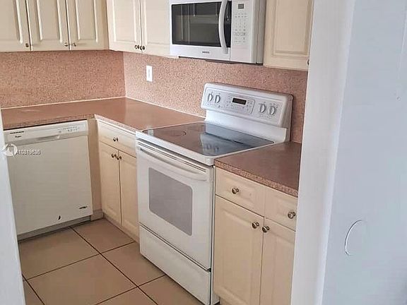 4th image of 6950 Miami Gardens Dr APT 2-508
