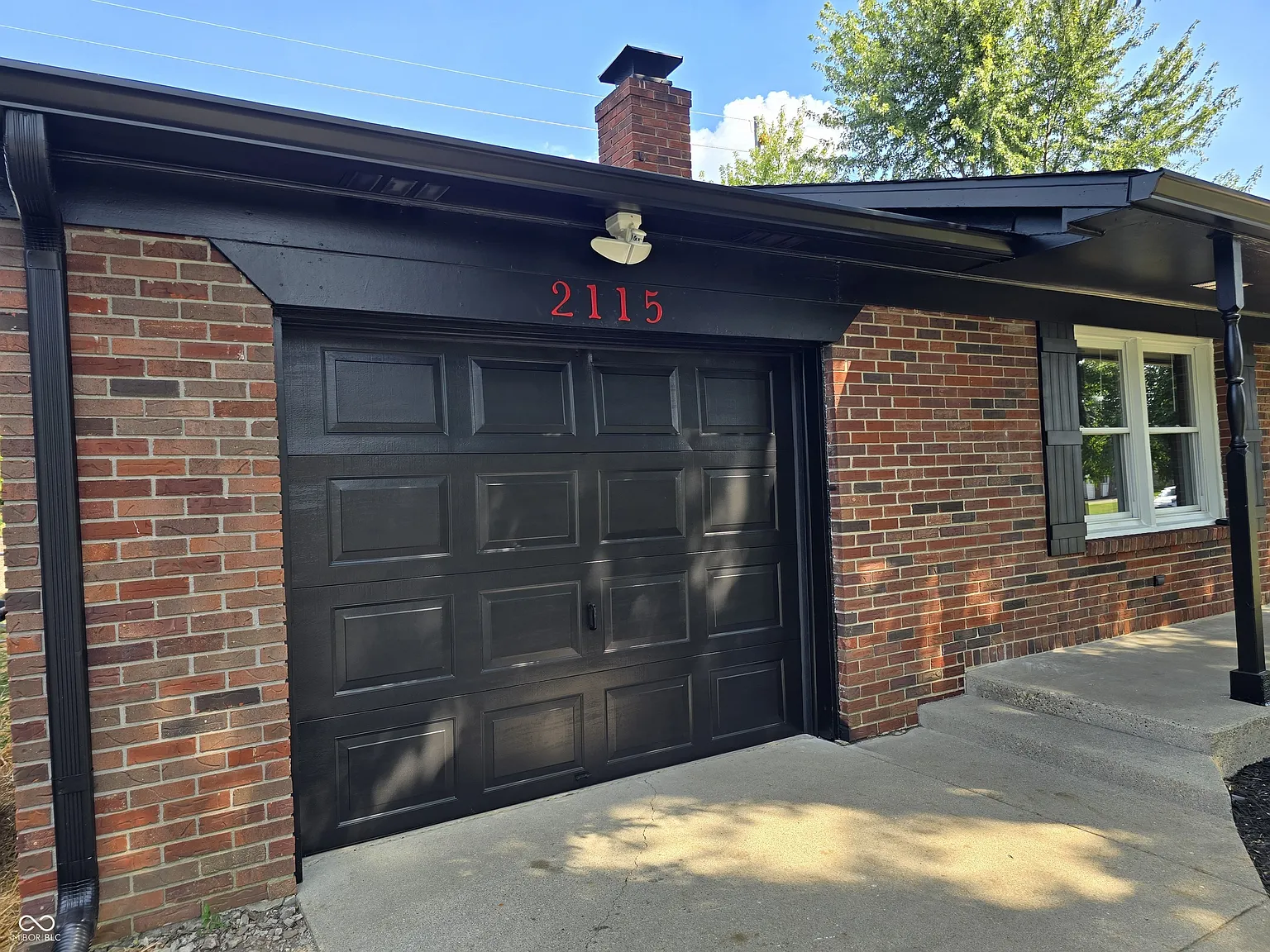 3 bed, 2.0 bath, 1400 sqft, $1,750 — Photo 3