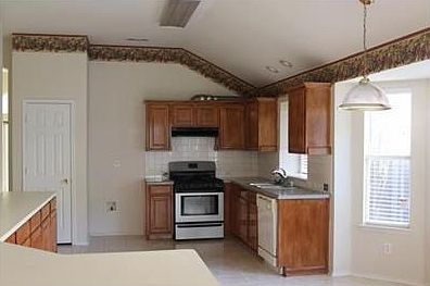 3rd image of 407 Mary Pat Dr
