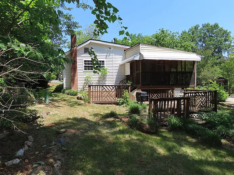 124 Brownville St — Photo 16