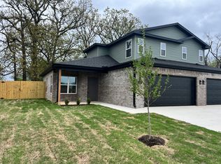 570 Cosmos St, Centerton, AR 72719
