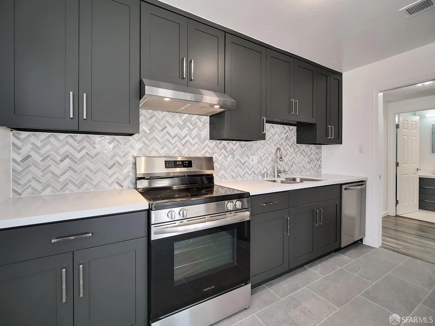 2 bed, $4,850 — Photo 1
