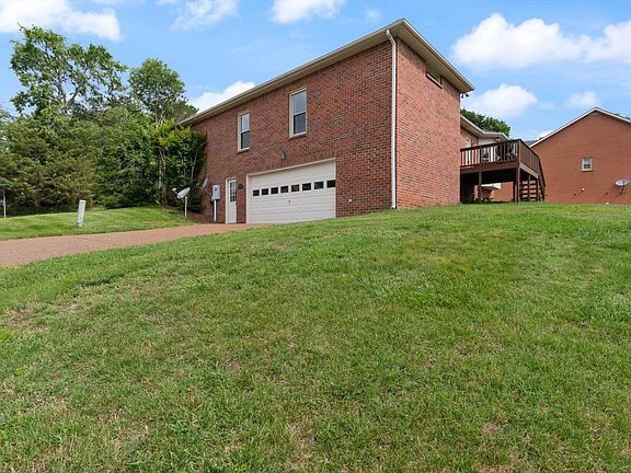3rd image of 7220 Magnolia Hills Dr