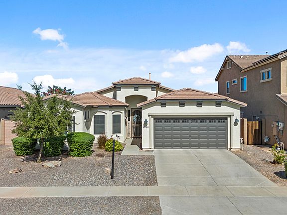 3rd image of 2824 E SANTA FE Court