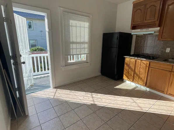 758 18th St #758, Oakland, CA 94612