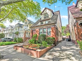 6845 Manse St, Forest Hills, NY 11375