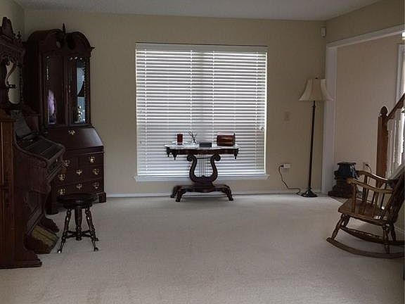 5th image of 115 Browning Ln