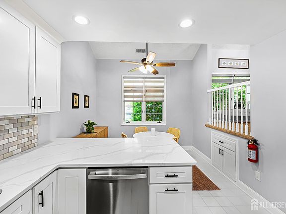 4th image of 53 Winthrop Rd #G
