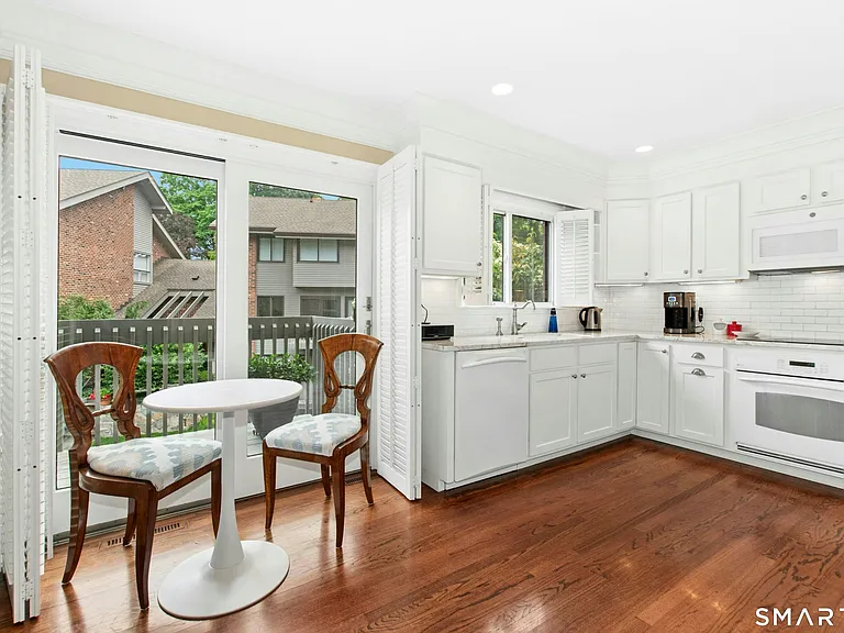 377 Main St #8 — Photo 10