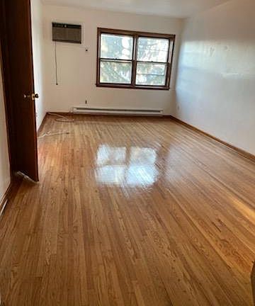 3rd image of 839 Forest Ave