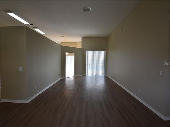 3rd image of 28702 Cottagewood Dr