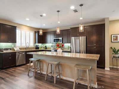 843 Seville Ln, Pomona, CA, 91767