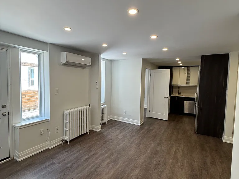 699 Eglinton Ave W #102 — Photo 5