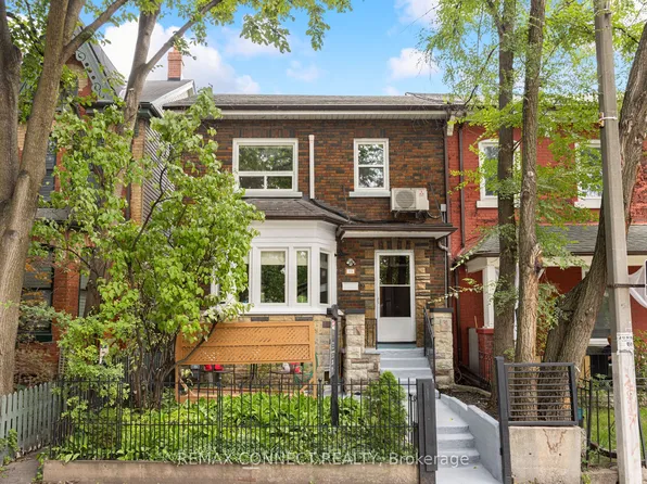 29 Denison Ave, Toronto, ON M5T 2M6