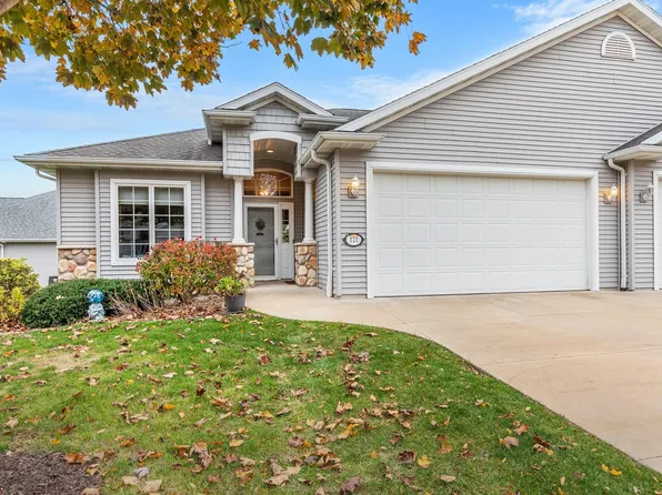 121 Regent Pl #33, Neenah, WI 54956