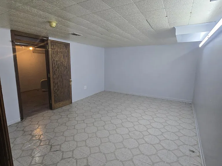 8410 Hickory Dr — Photo 22