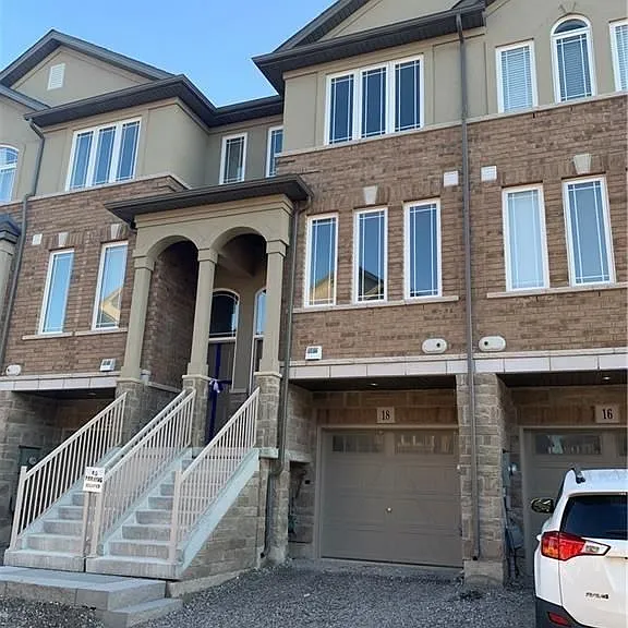 18 Aqua Ln — Photo 2