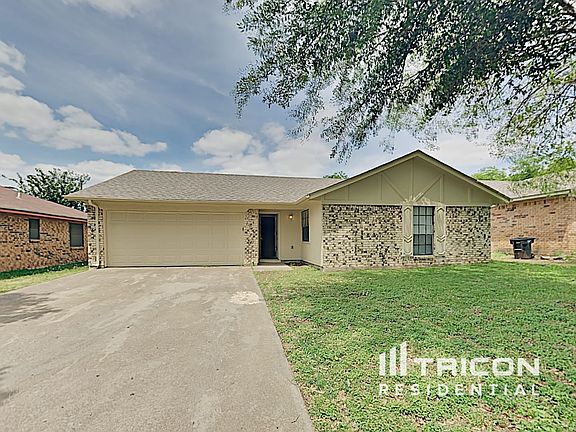 2nd image of 2908 S Meadow Dr