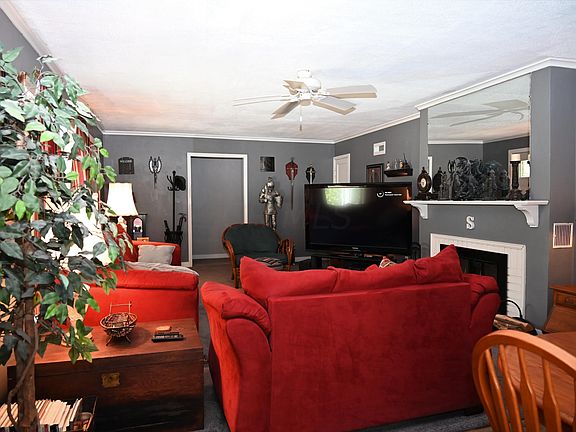 5th image of 1234 E Church St