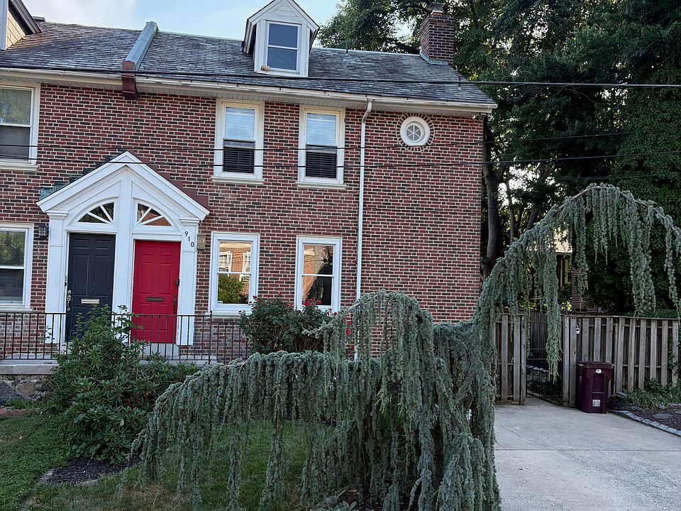 1st image of 910 McCabe Ave Floor 1