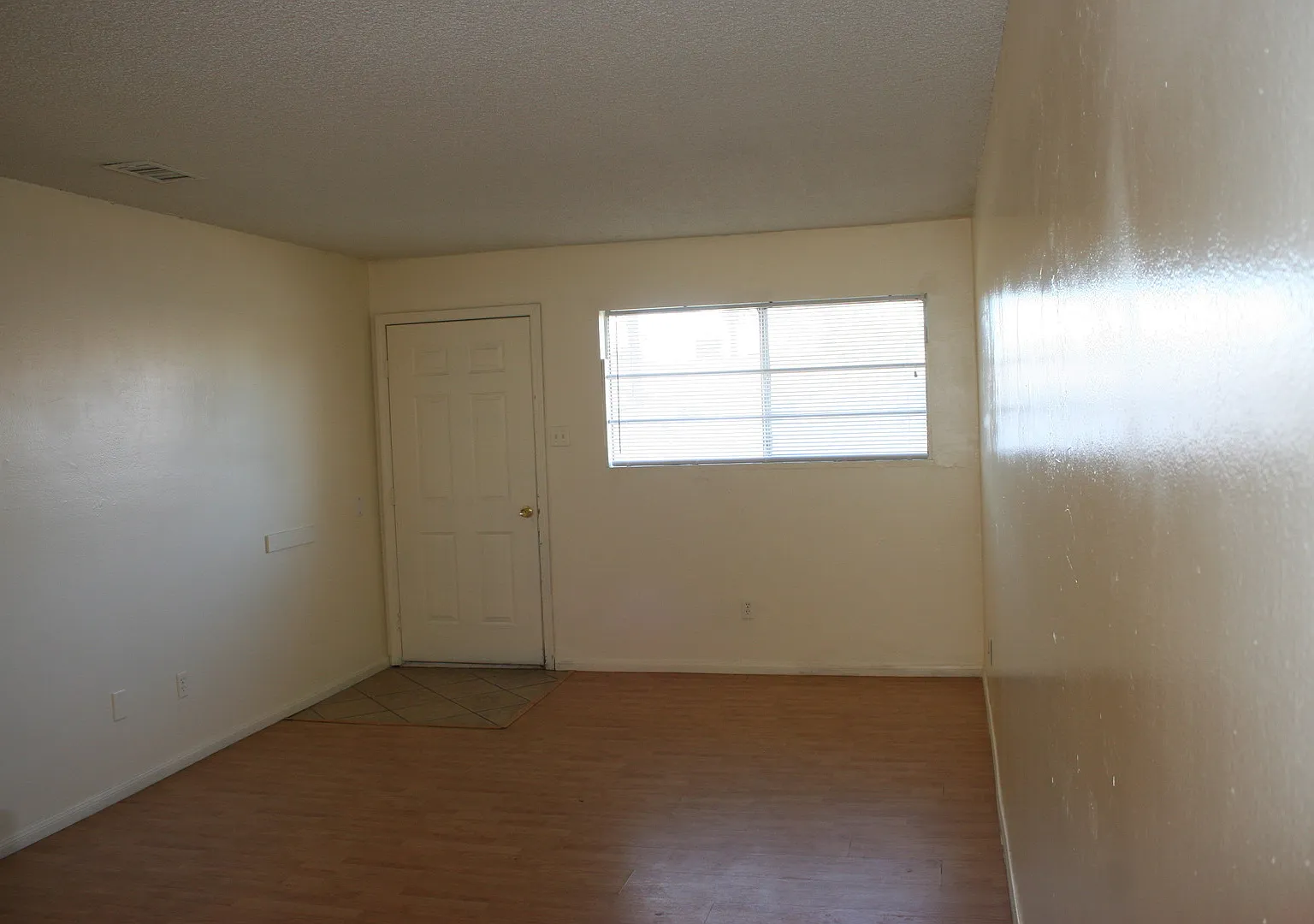 Knotts St 700 — Photo 3