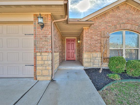 2nd image of 5616 Clearwater Dr