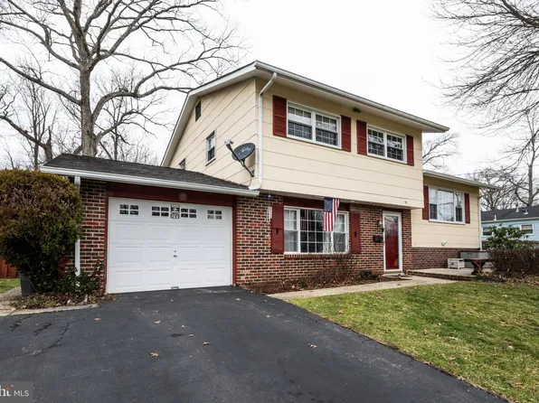 10 Villanova Dr, Jackson, NJ 08527