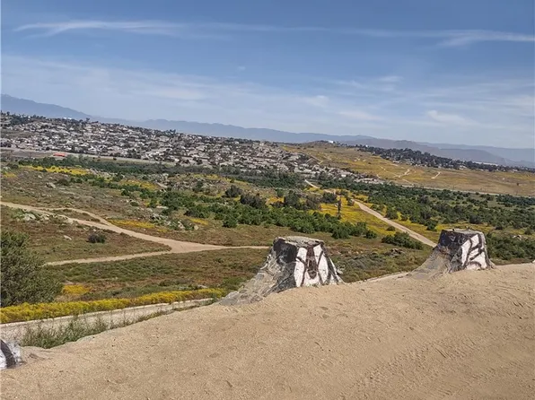 19455 Cajalco Rd #1, Perris, CA 92570