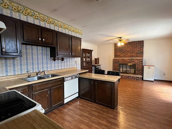 4th image of 637 E 8th St Lot 10