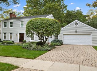 1008 Adelaide Dr, Northbrook, IL