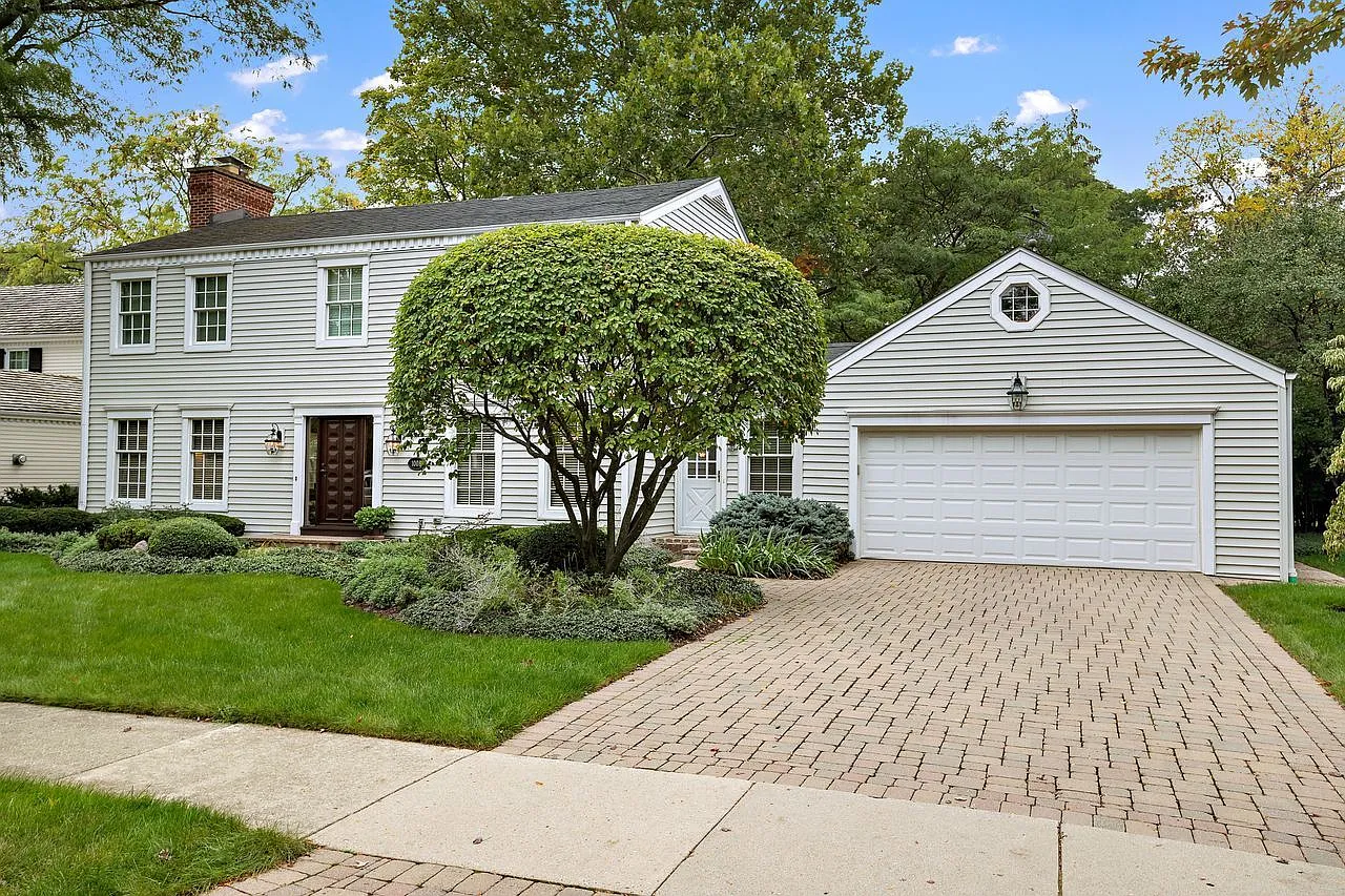 1008 Adelaide Dr photo 1