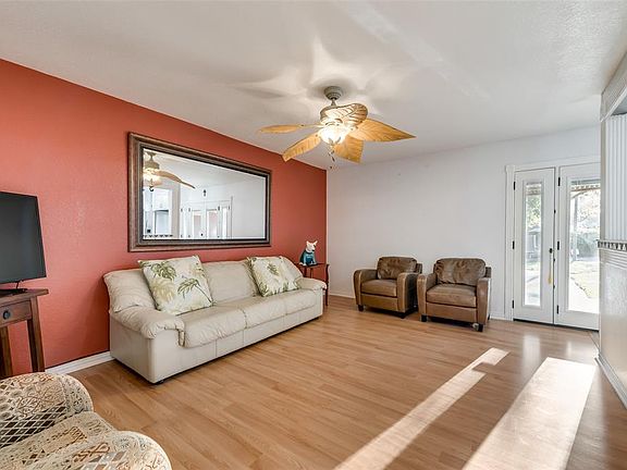 3rd image of 350 Trailridge Dr