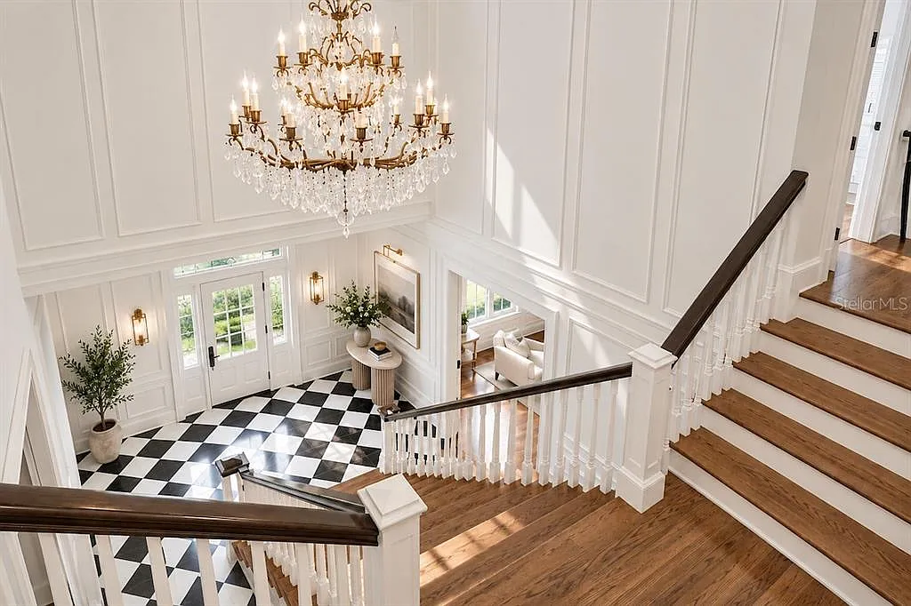 5 bed, 6.5 bath, 5874 sqft, $24,000 — Photo 3
