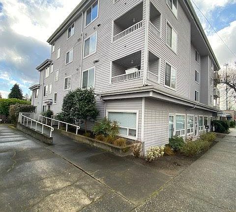 2nd image of 1000 NE 88th St APT 103