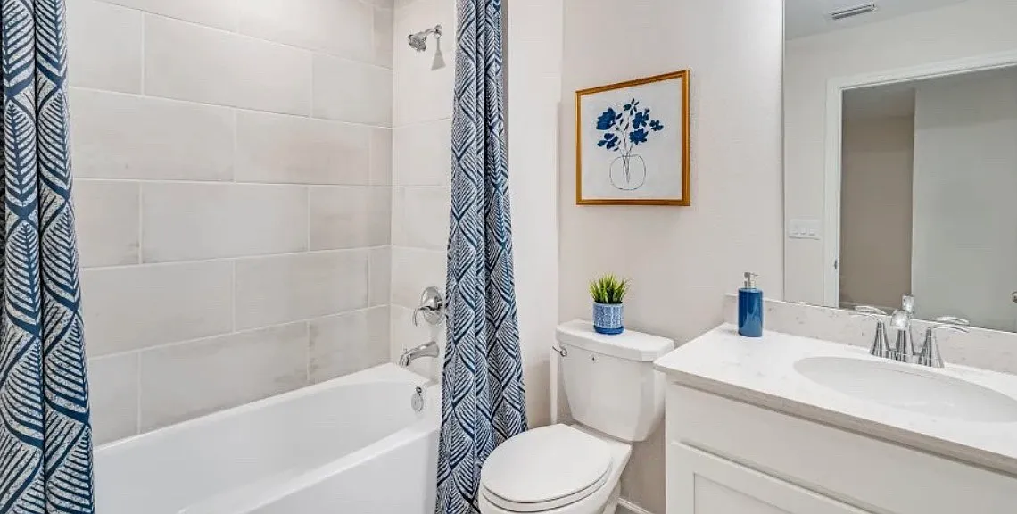 3 bed, 2.5 bath, 1707 sqft, $2,150 — Photo 3