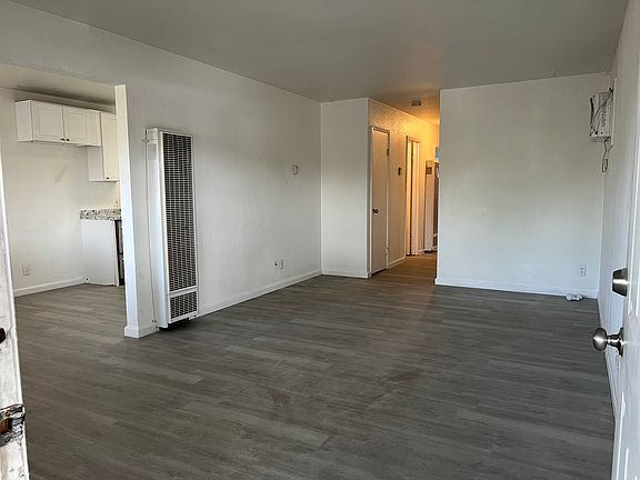5th image of 450 N Greenbrier Ave