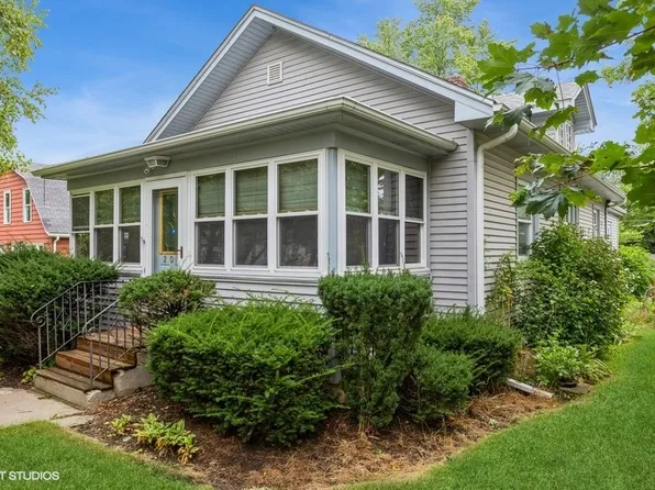 201 Illinois St, Crystal Lake, IL 60014