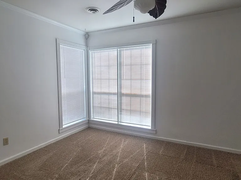 2709 S. Van Buren — Photo 10