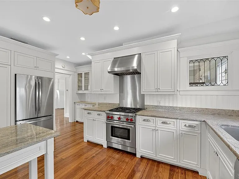 3003 W Harbor View Ave — Photo 32