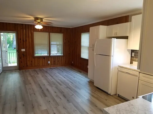402 Pilot Ave, Fayetteville, NC 28303