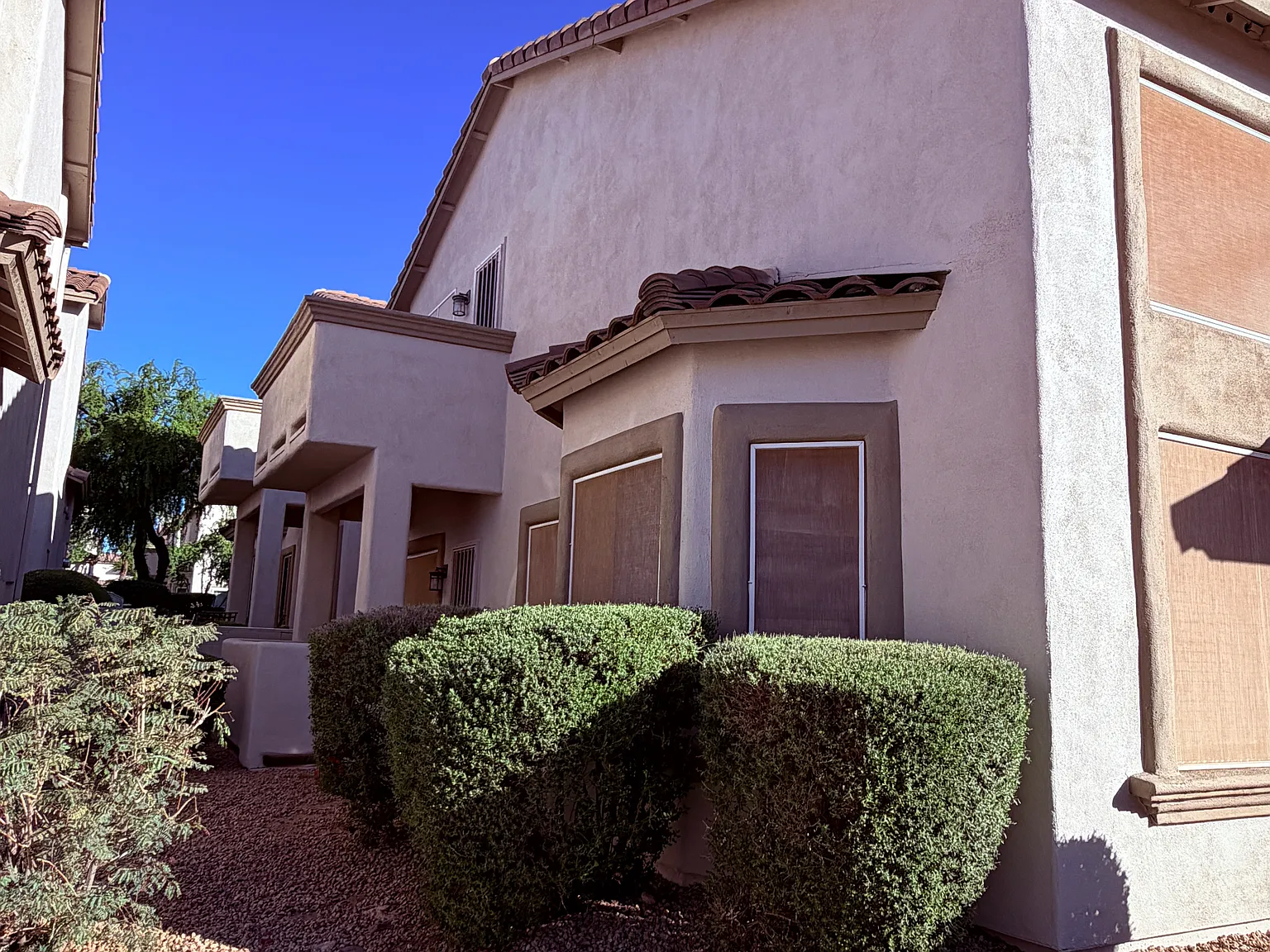 3 bed, 2.5 bath, 1743 sqft, $2,499 — Photo 2