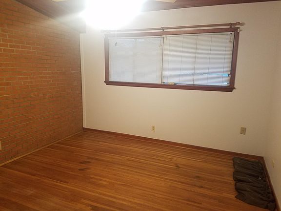 5th image of 1010 N Cutting Ave