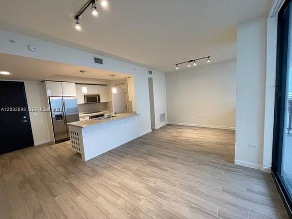 2nd image of 999 SW 1st Ave APT 3115