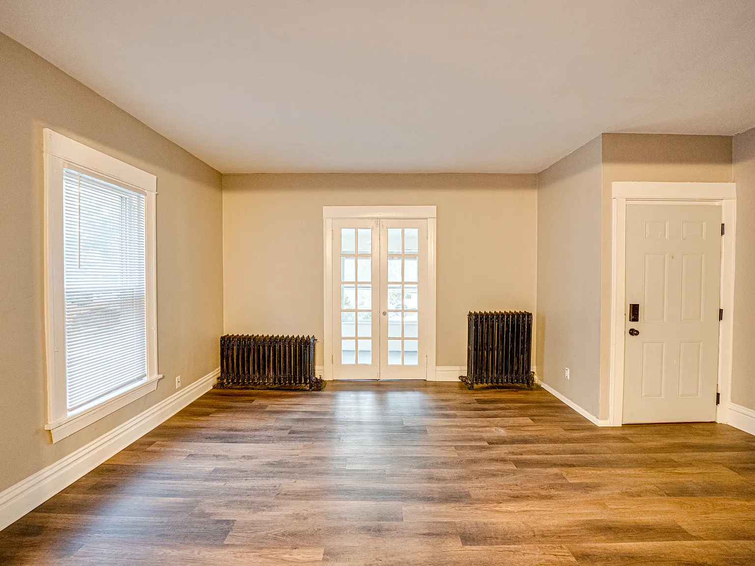 3 bed, 700 sqft, $1,750 — Photo 3