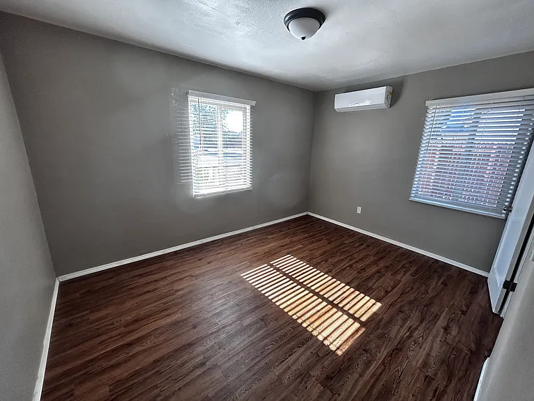 1839 Palomas Dr NE — Photo 14
